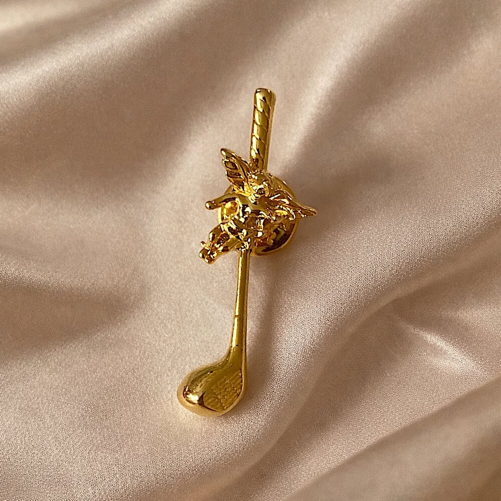 Vintage UNTESTED Lapel Pin Cherub Angel Golf Club Brooch Pinback Gold Tone